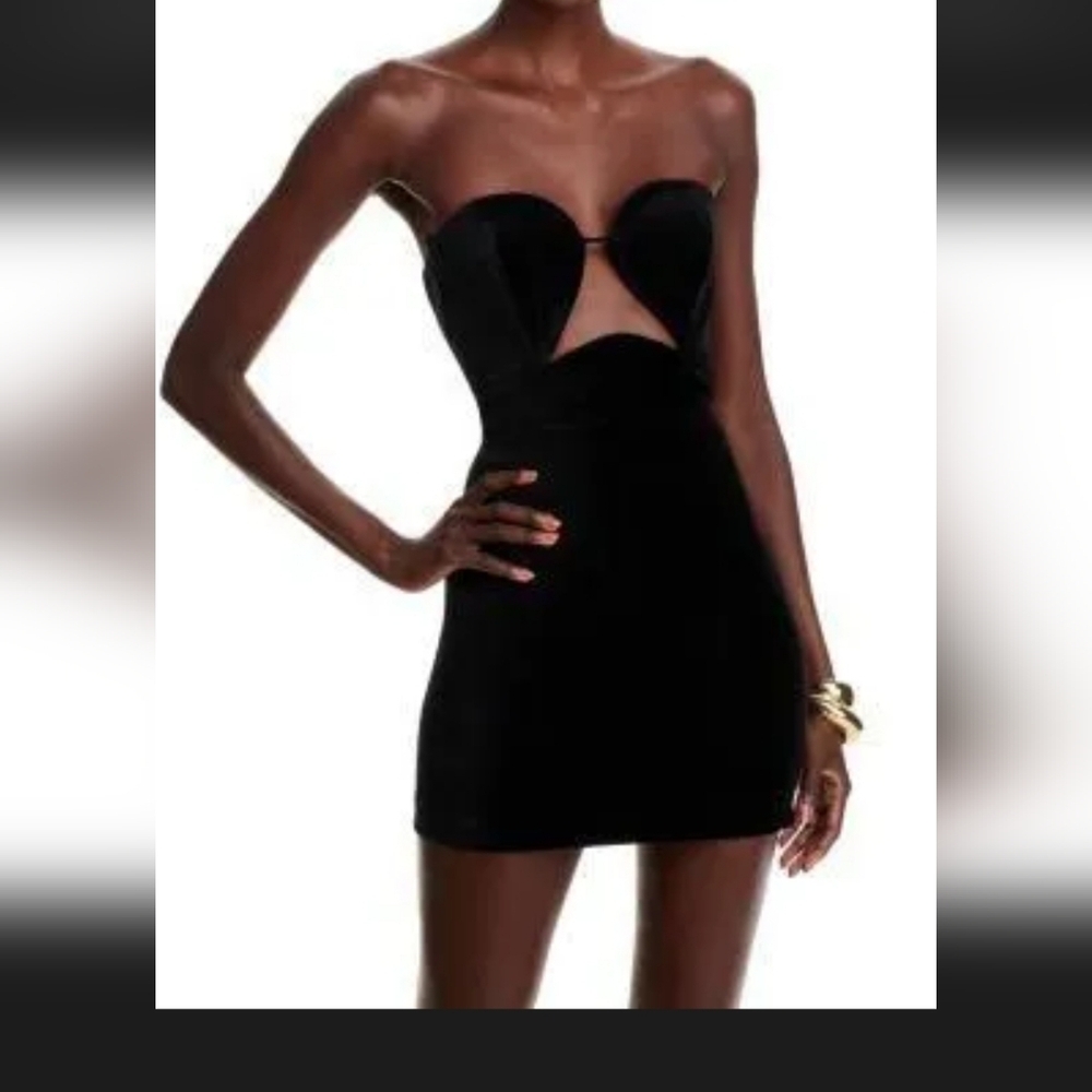 BCBGMaxAzria Chic Black Strapless Mini Dress